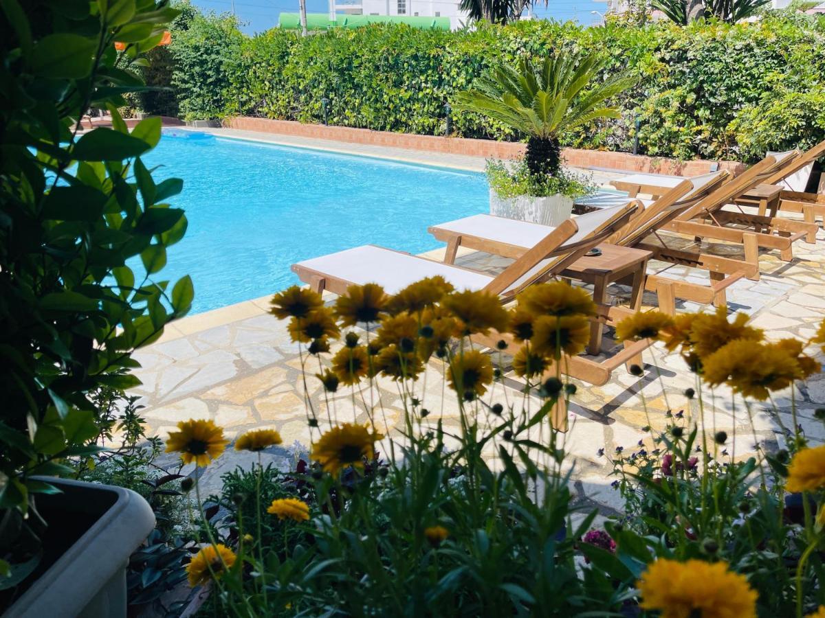 Jb Hotel Sarandë Exterior foto