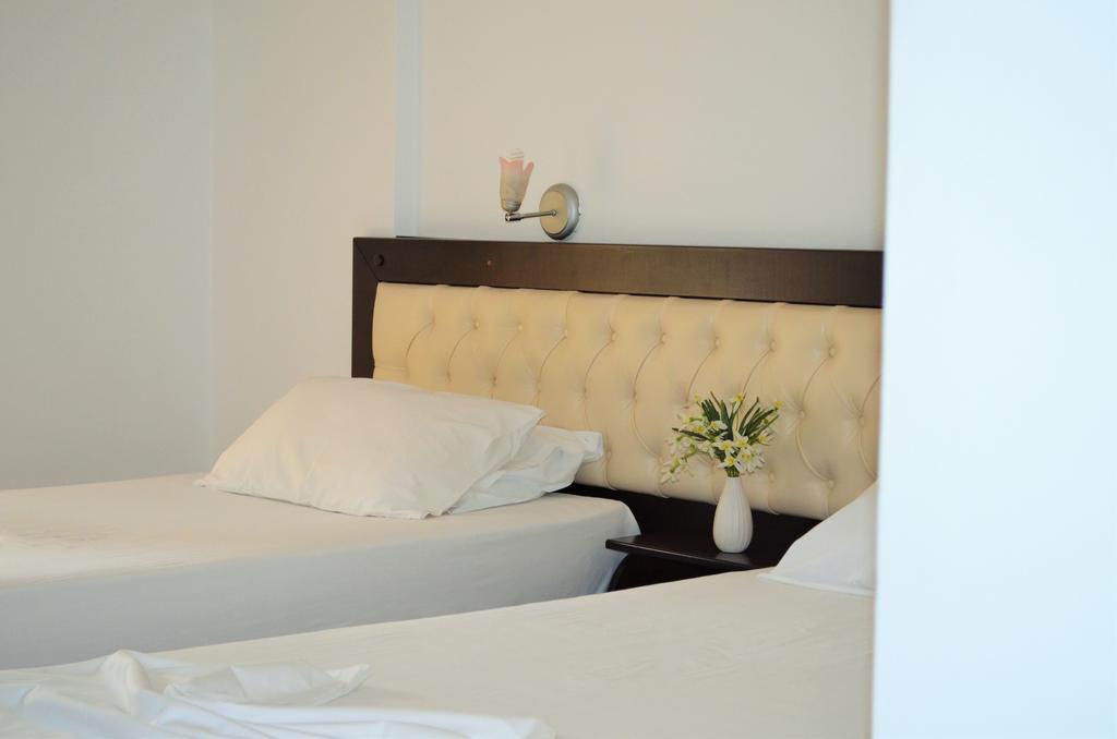 Jb Hotel Sarandë Exterior foto