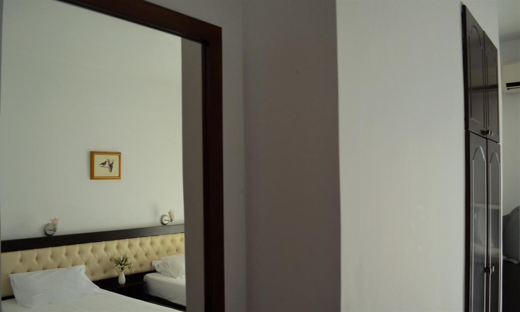 Jb Hotel Sarandë Exterior foto